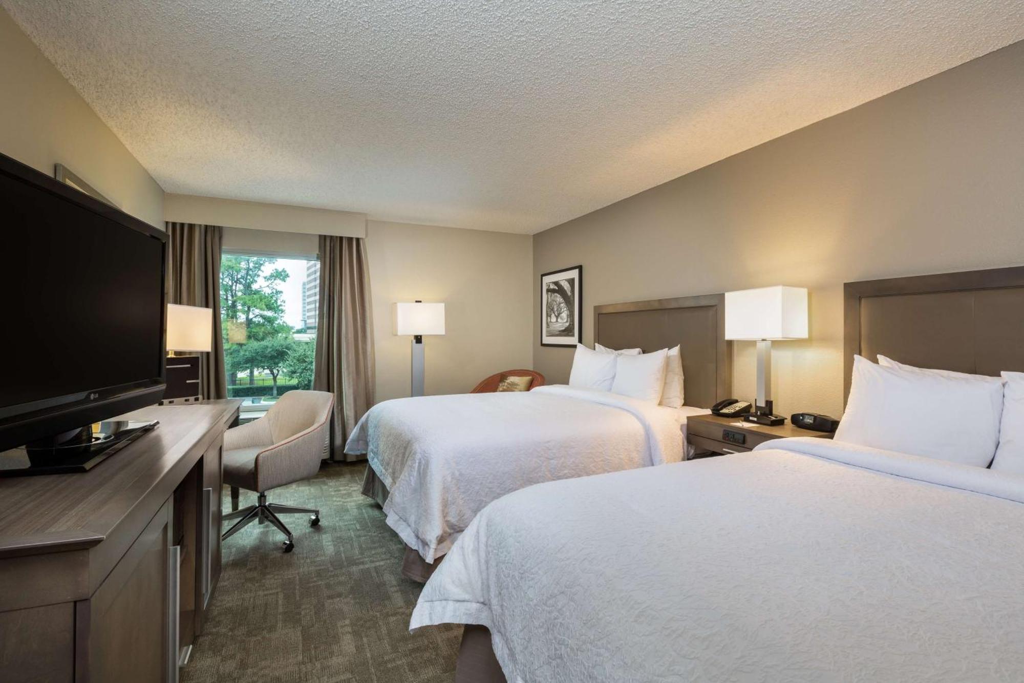 Hampton Inn Houston Near The Galleria Extérieur photo